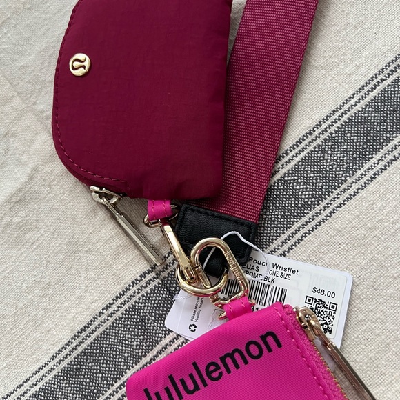 Lululemon Dual Pouch Wristlet - Picture 7 of 10